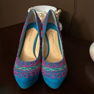 This beautiful Gianni Bini pump with turquoise, pink & green details is perfect!